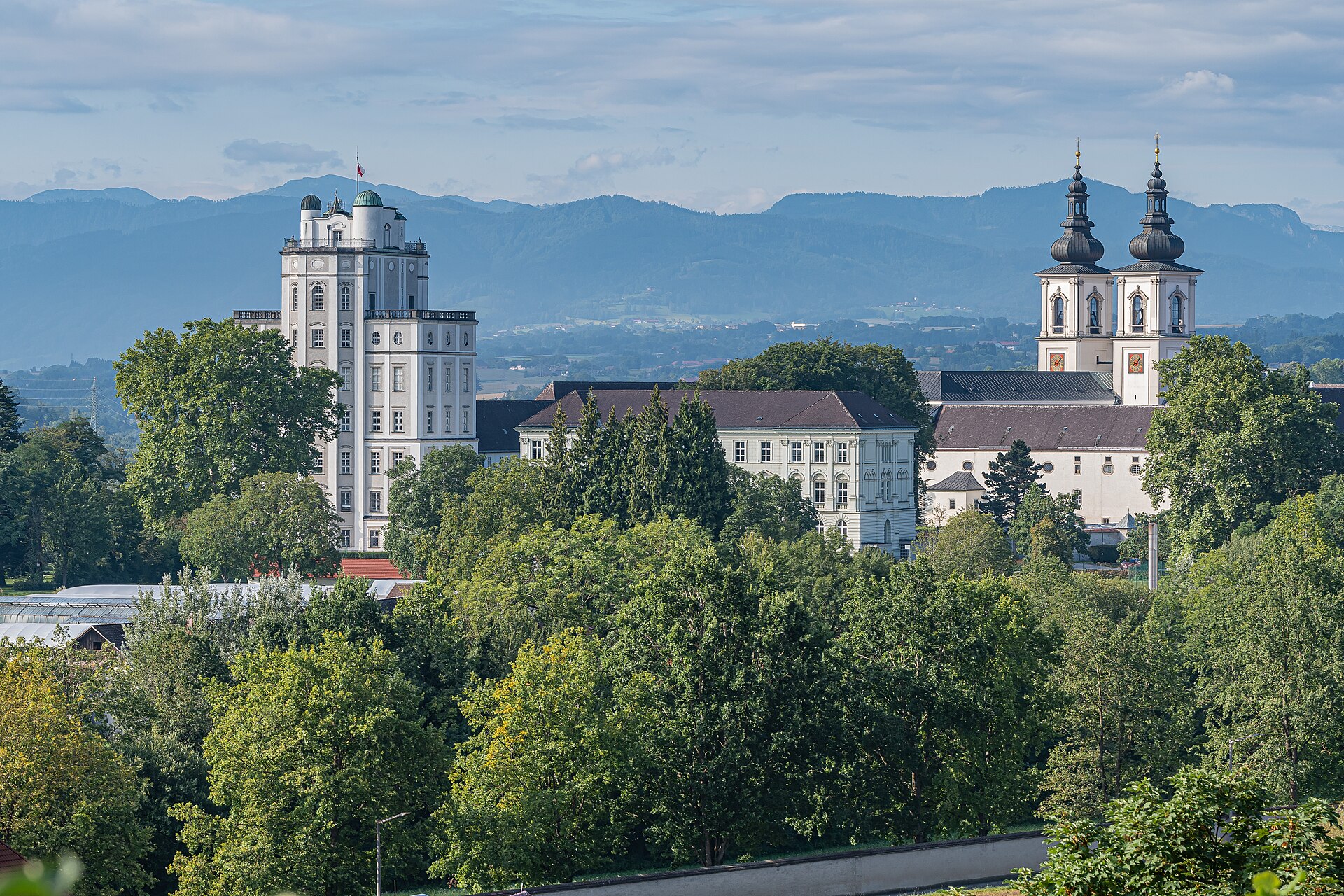 Stift Kremsmünster mit Sternwarte